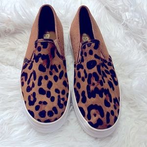 Leapard print shoes